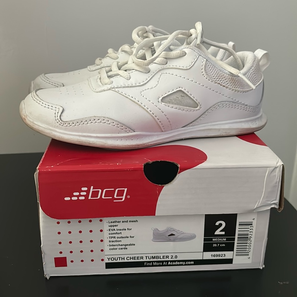 Cheer shoes